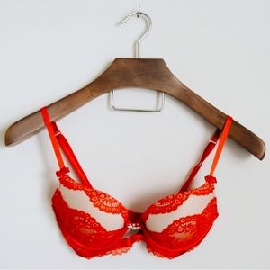 Victoria's Secret pushup bra 32D